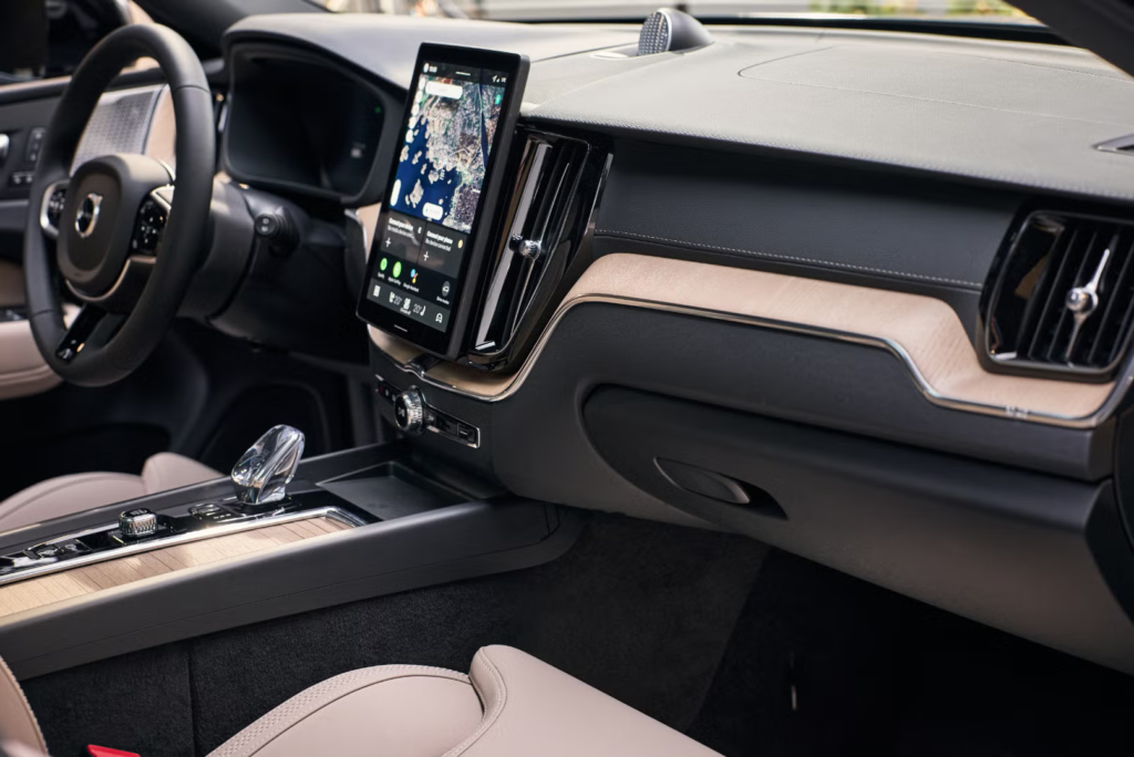 Uuden Volvo XC60:n sisätilat