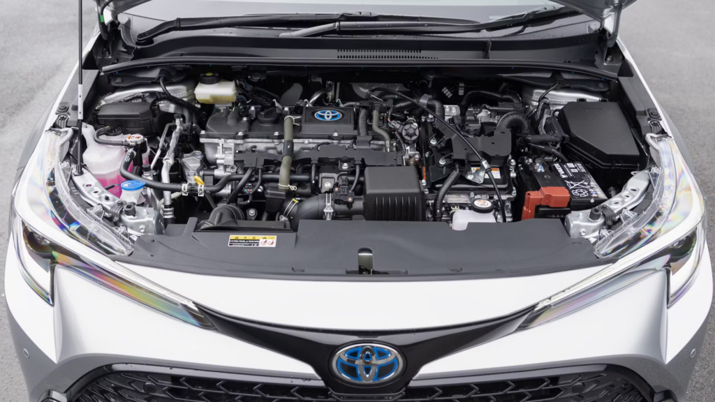 Toyota Corolla Touring Sportsin moottoritila