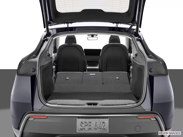 Tesla Model Y 2026:n sisätilat
